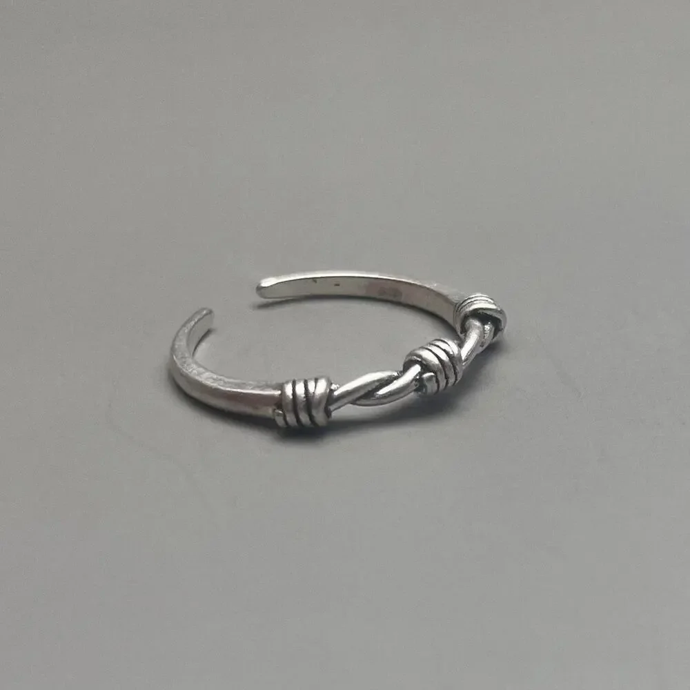 Y2K Vintage Silver Barbed Wire Ring – Adjustable Size, Unisex, Brand New